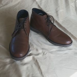 Like new Mens GBX dress shoes